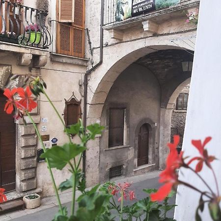 Alloggi Piazza Umberto Primo Pacentro Kültér fotó