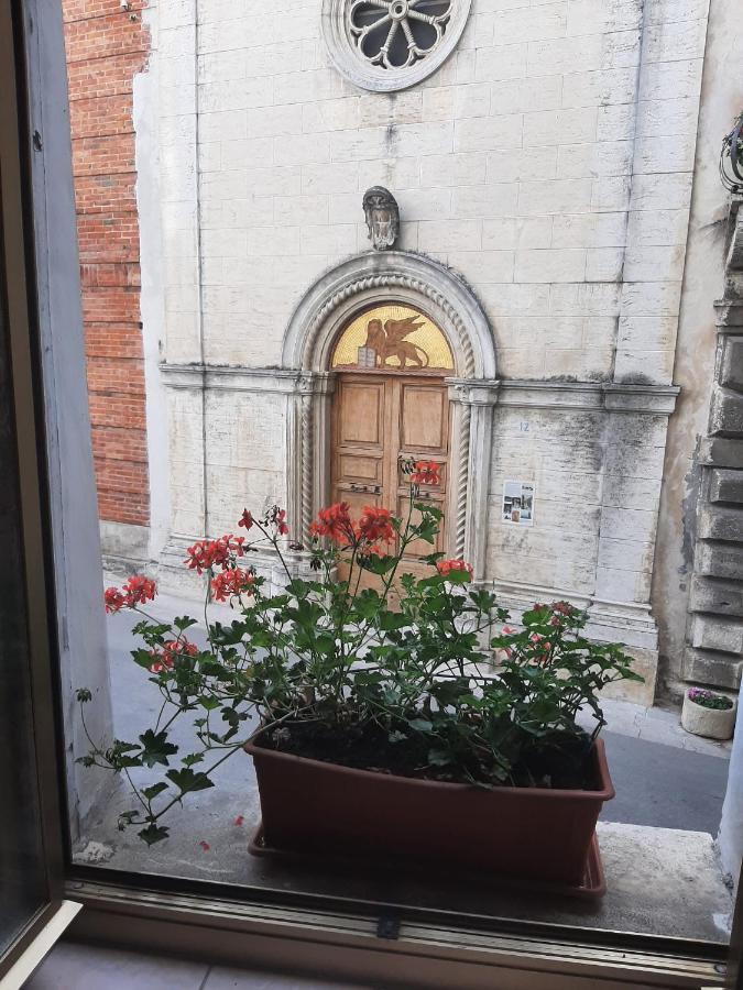 Alloggi Piazza Umberto Primo Pacentro Kültér fotó