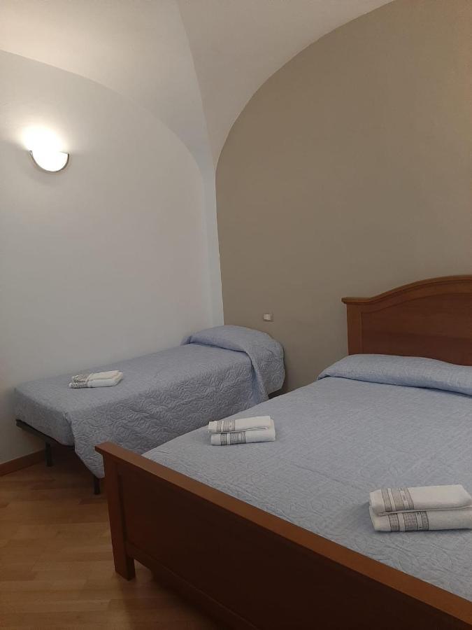 Alloggi Piazza Umberto Primo Pacentro Kültér fotó