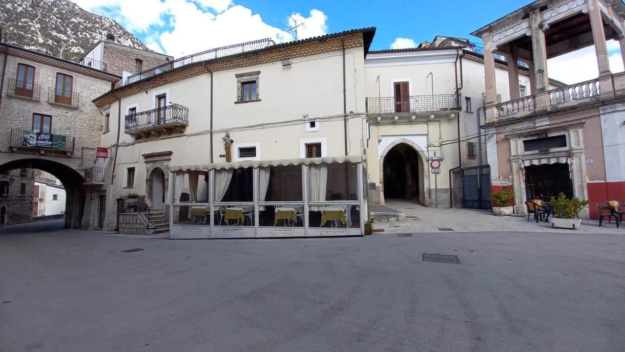 Alloggi Piazza Umberto Primo Pacentro Kültér fotó